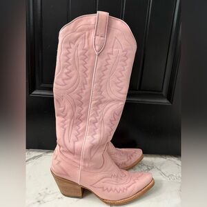 Pink Casanova Ariat Western Boot
8.5